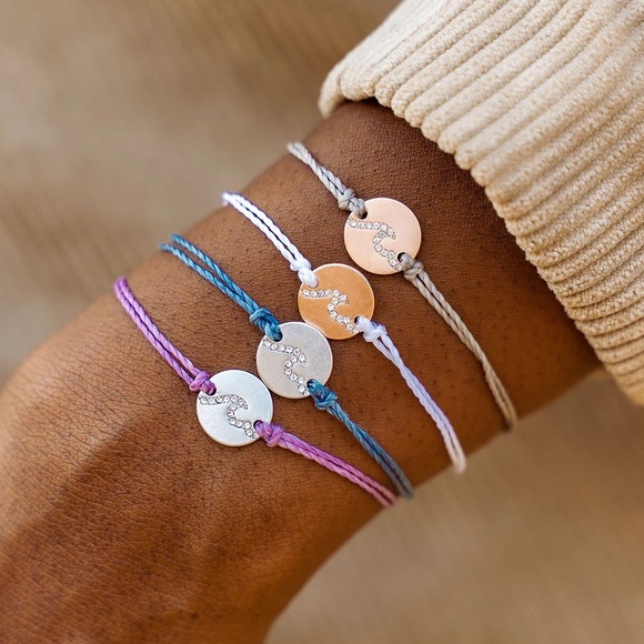 Pura Vida Wave Coin Bracelet NWT! - Picture 2 of 2